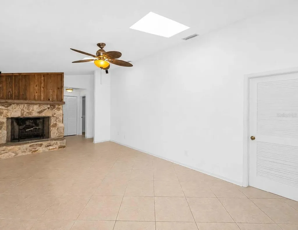 760 Village Way Palm Harbor FL 34683