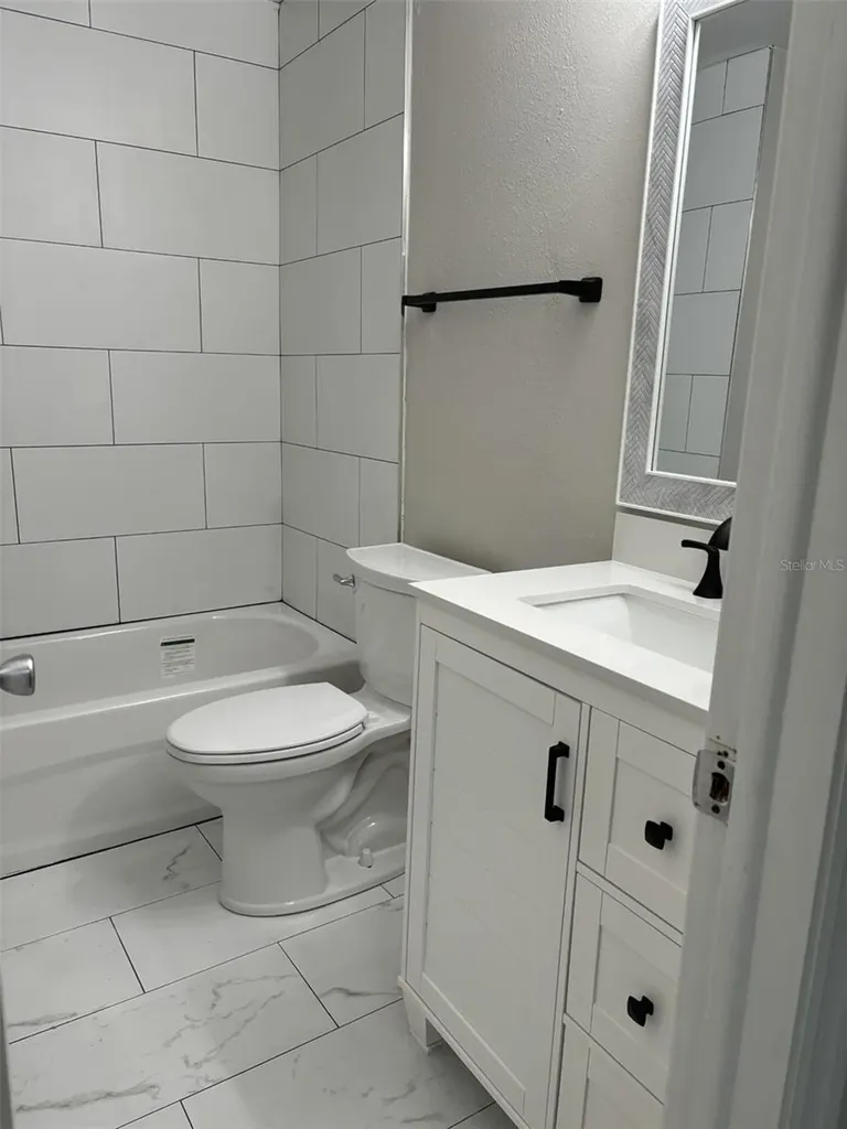 7621 Colonial Court Tampa FL 33615