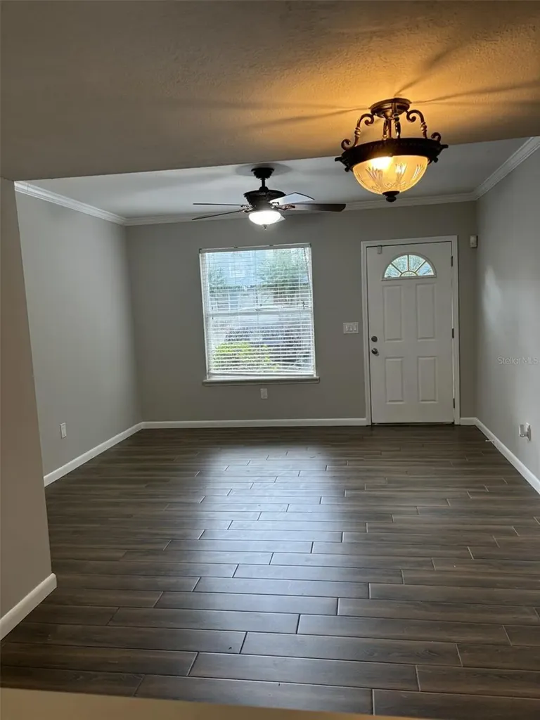 7621 Colonial Court Tampa FL 33615