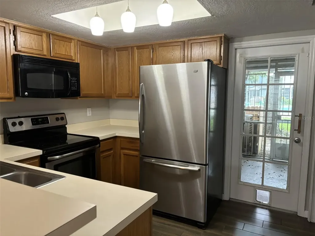 7621 Colonial Court Tampa FL 33615