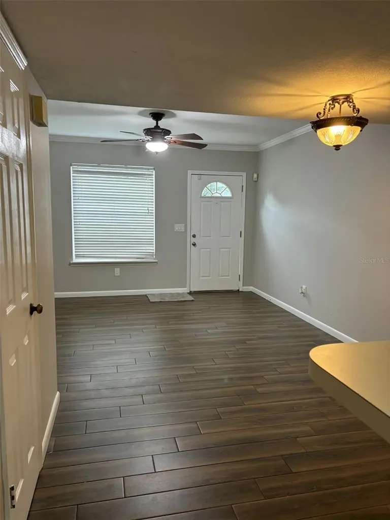 7621 Colonial Court Tampa FL 33615