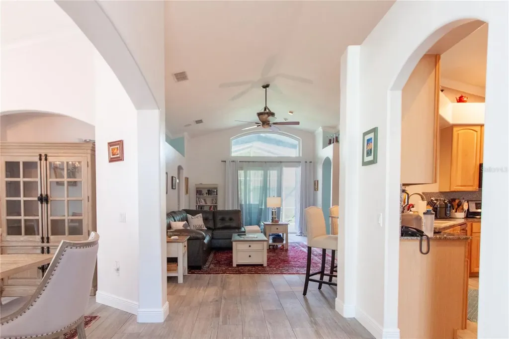 16204 Nottingham Park Way Tampa FL 33647
