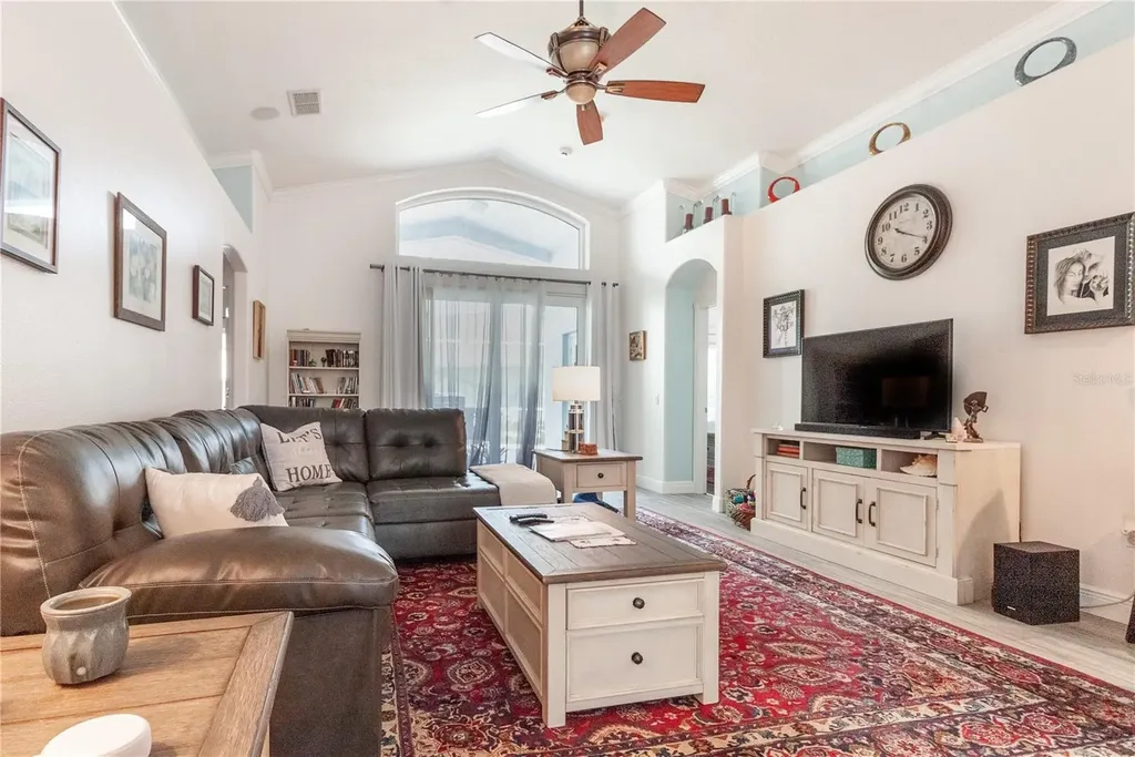 16204 Nottingham Park Way Tampa FL 33647