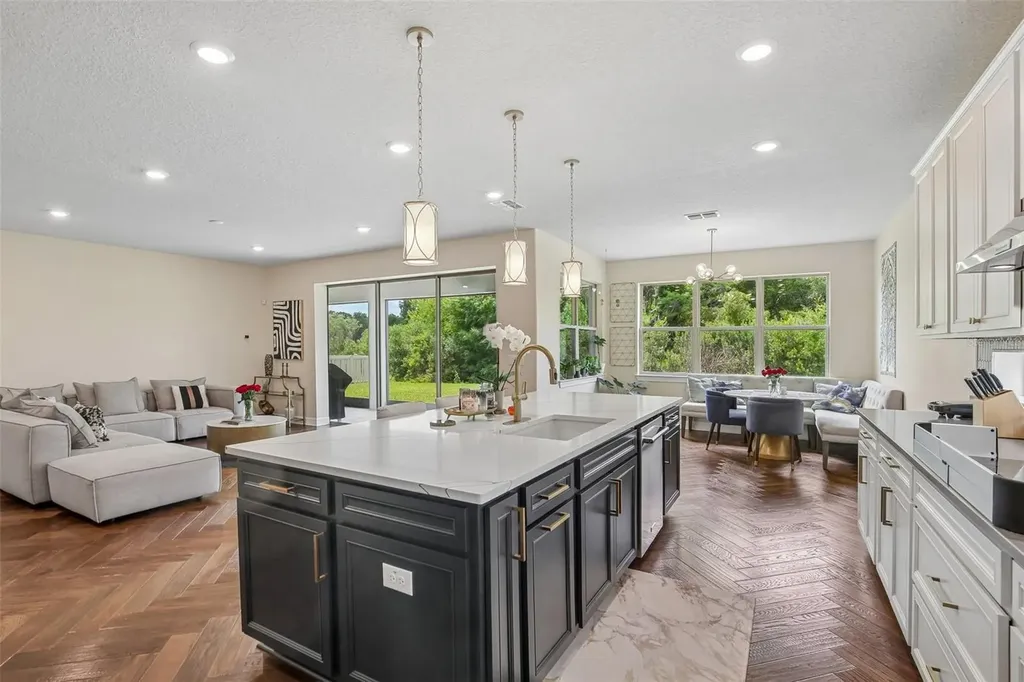 11054 Sundrift Drive Tampa FL 33647