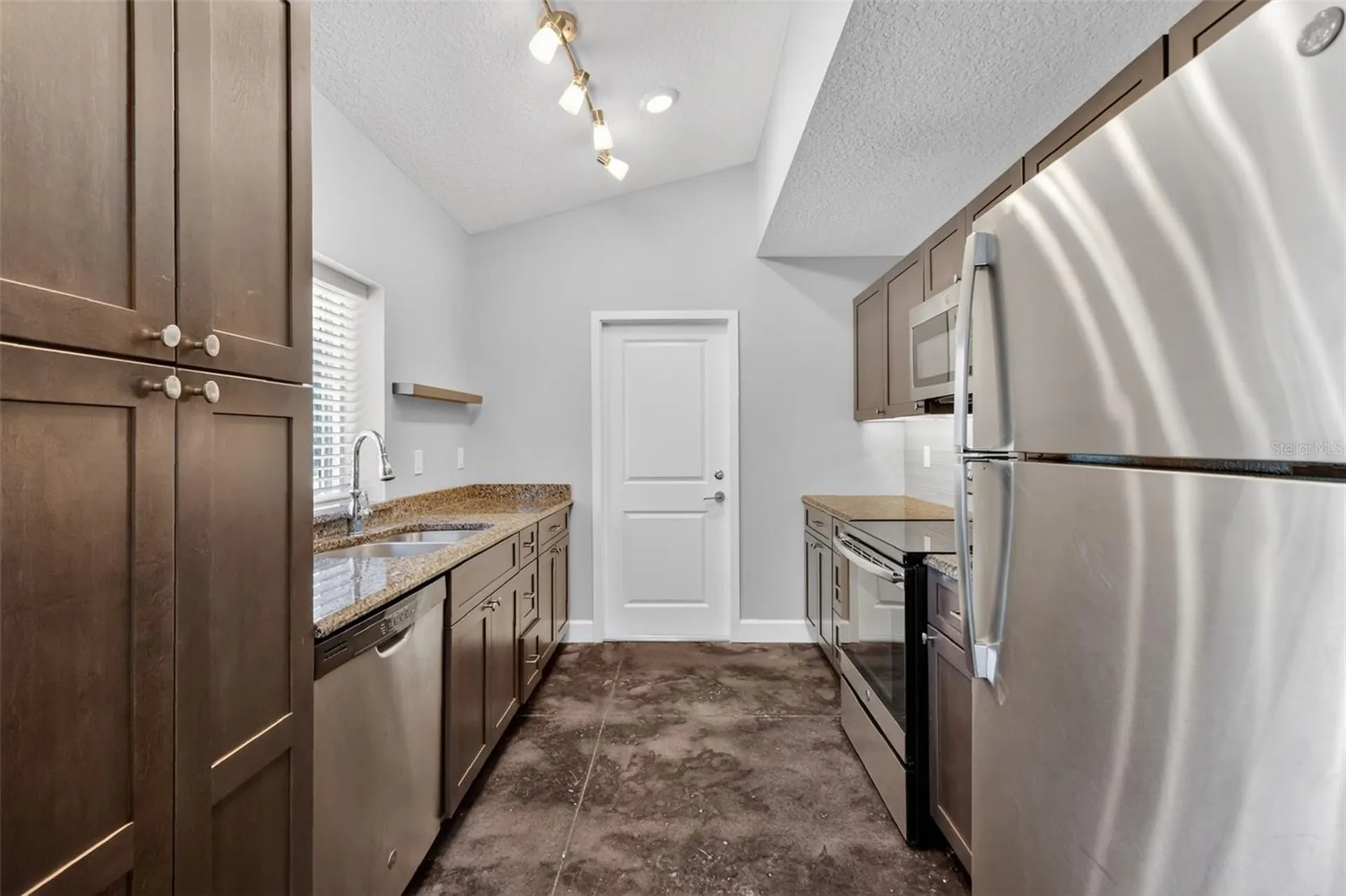 196 Parrotte Court Mount Dora FL 32757