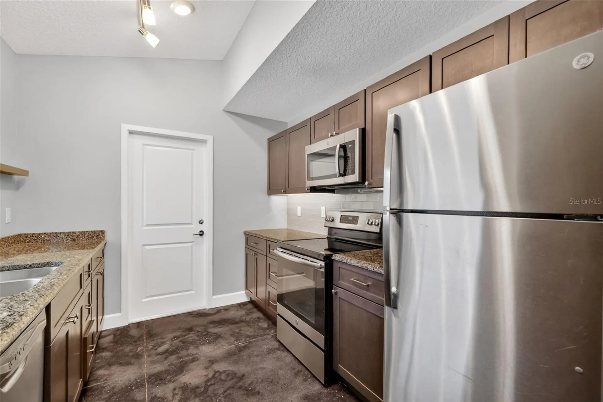 196 Parrotte Court Mount Dora FL 32757
