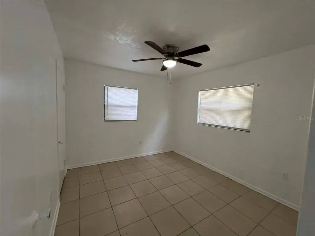 4207 Meadowbrook Avenue Orlando FL 32808