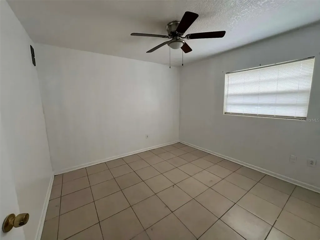 4207 Meadowbrook Avenue Orlando FL 32808