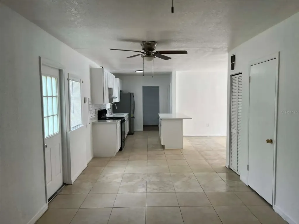 4207 Meadowbrook Avenue Orlando FL 32808