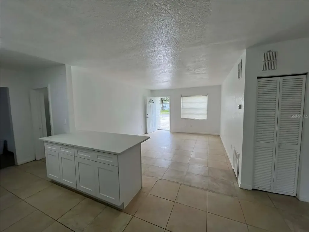 4207 Meadowbrook Avenue Orlando FL 32808