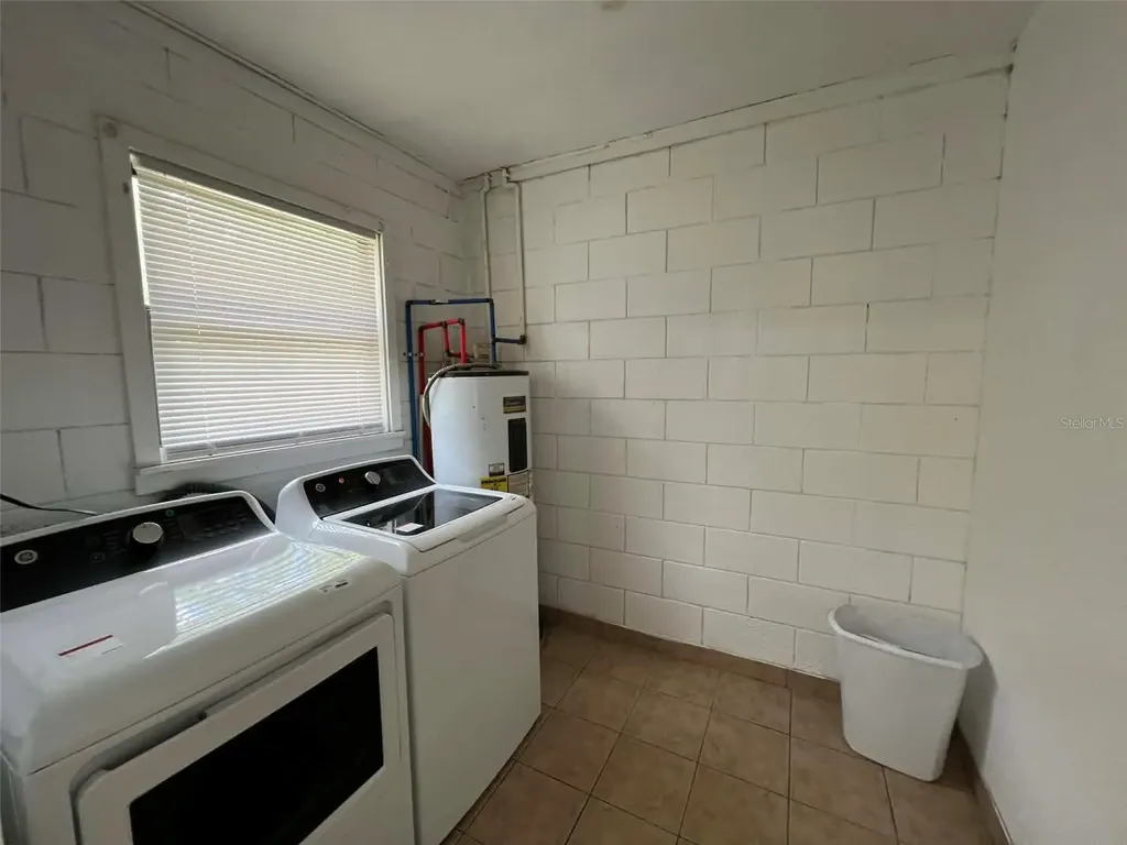 4207 Meadowbrook Avenue Orlando FL 32808