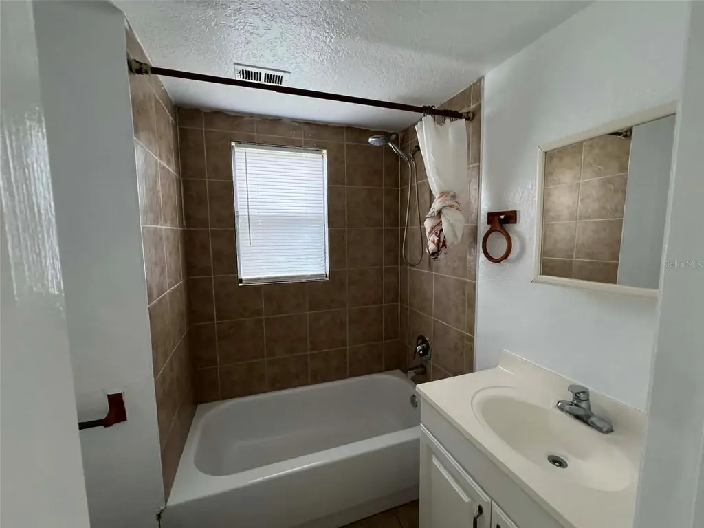 4207 Meadowbrook Avenue Orlando FL 32808