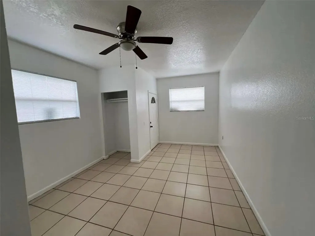 4207 Meadowbrook Avenue Orlando FL 32808