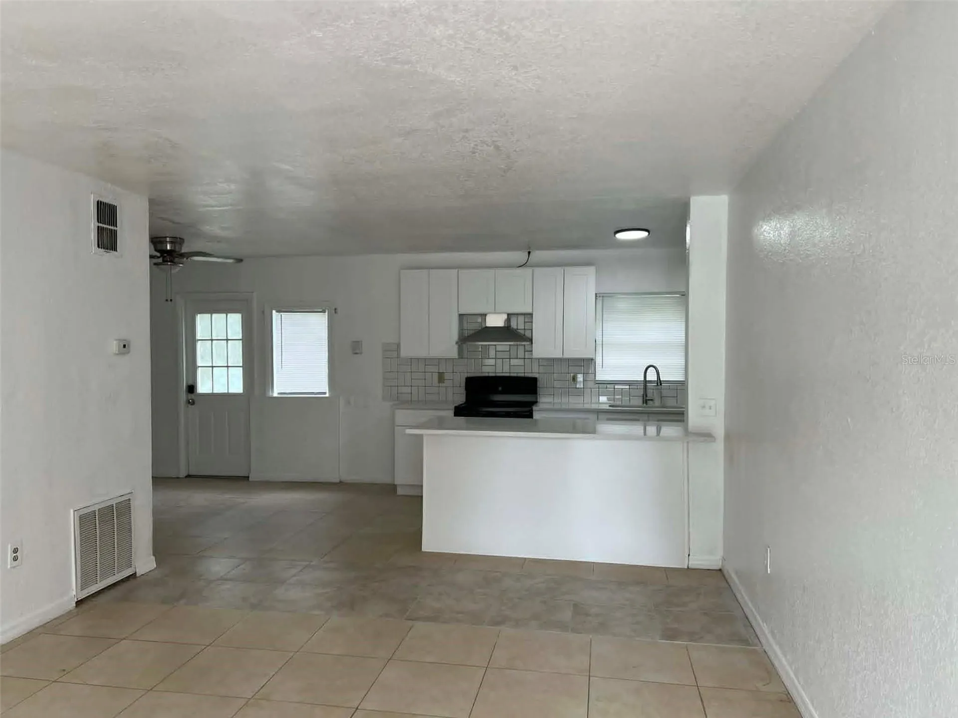 4207 Meadowbrook Avenue Orlando FL 32808