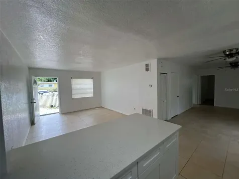 4207 Meadowbrook Avenue Orlando FL 32808