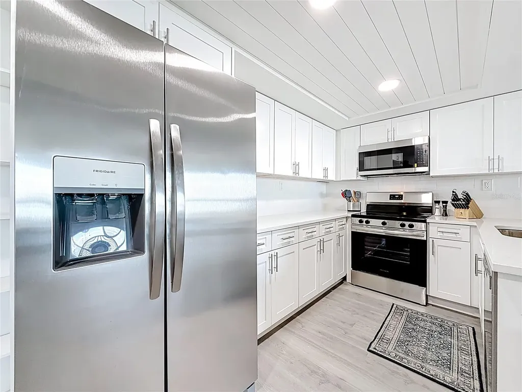 400 Island Way Clearwater Beach FL 33767