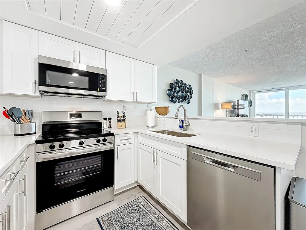 400 Island Way Clearwater Beach FL 33767