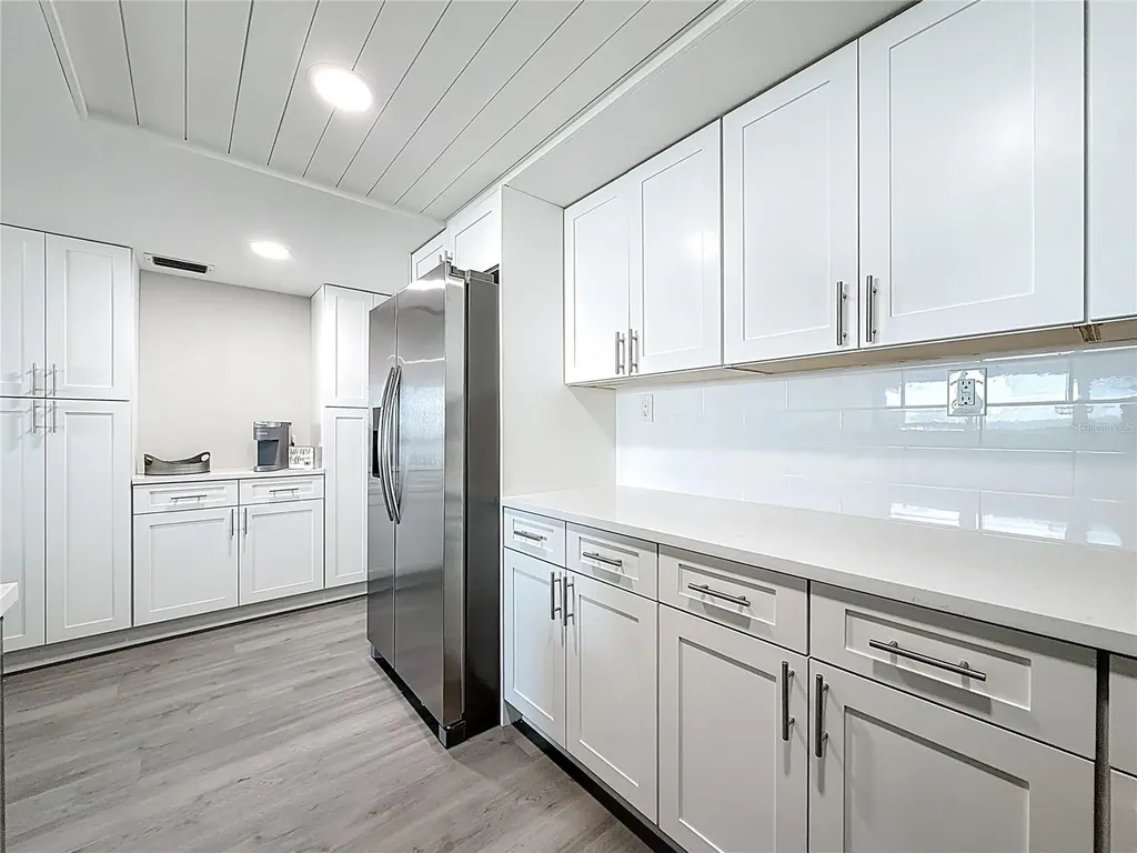 400 Island Way Clearwater Beach FL 33767