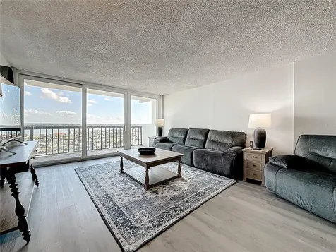 400 Island Way Clearwater Beach FL 33767
