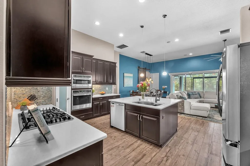 5918 Watercolor Drive Lithia FL 33547