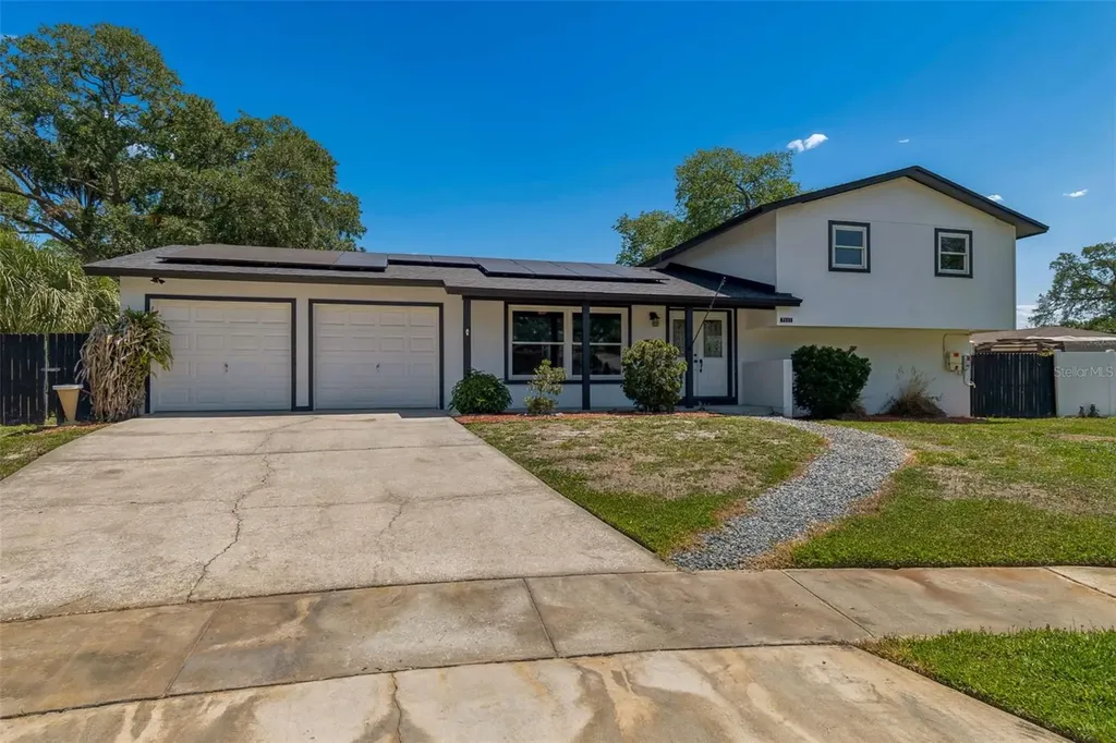 7111 Gateway Court Tampa FL 33615