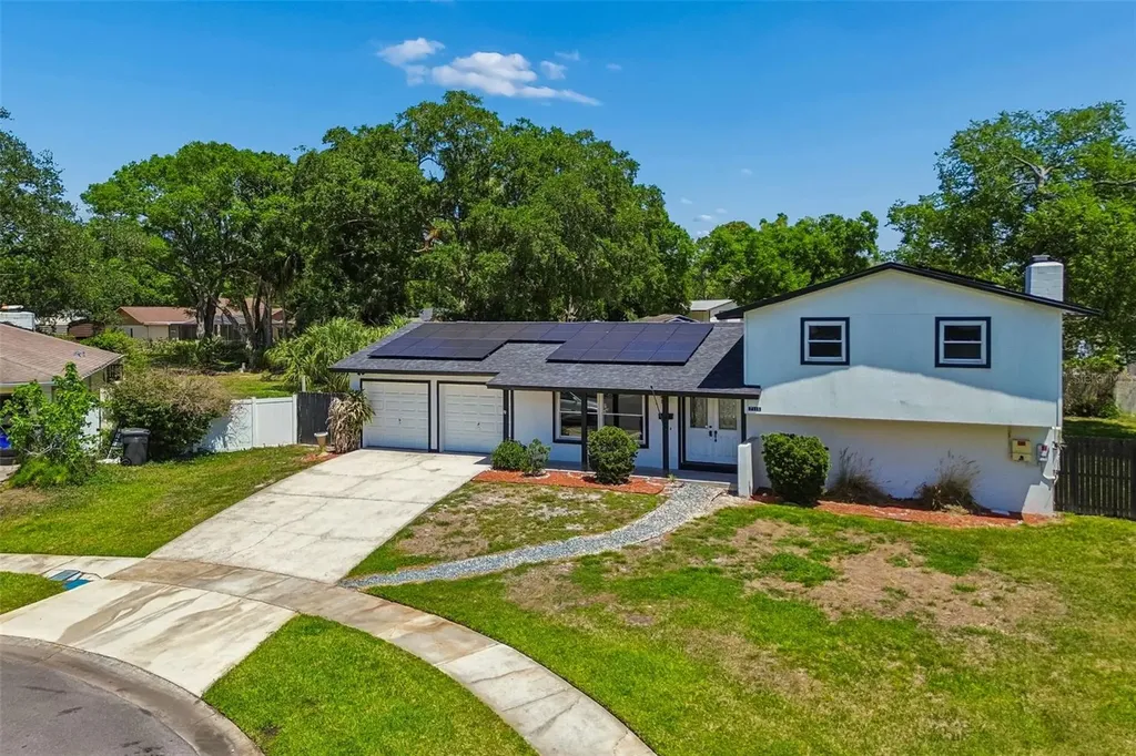 7111 Gateway Court Tampa FL 33615