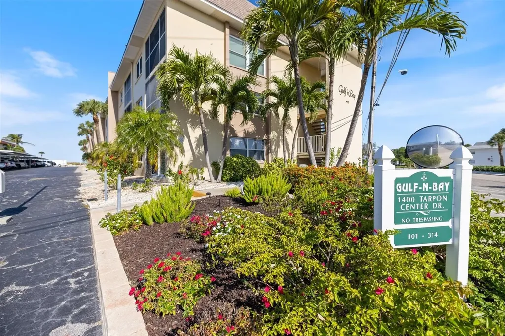 1400 Tarpon Center Drive Venice FL 34285