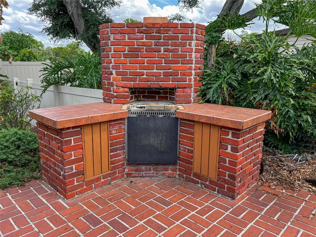 2118 W Broad Street Tampa FL 33604