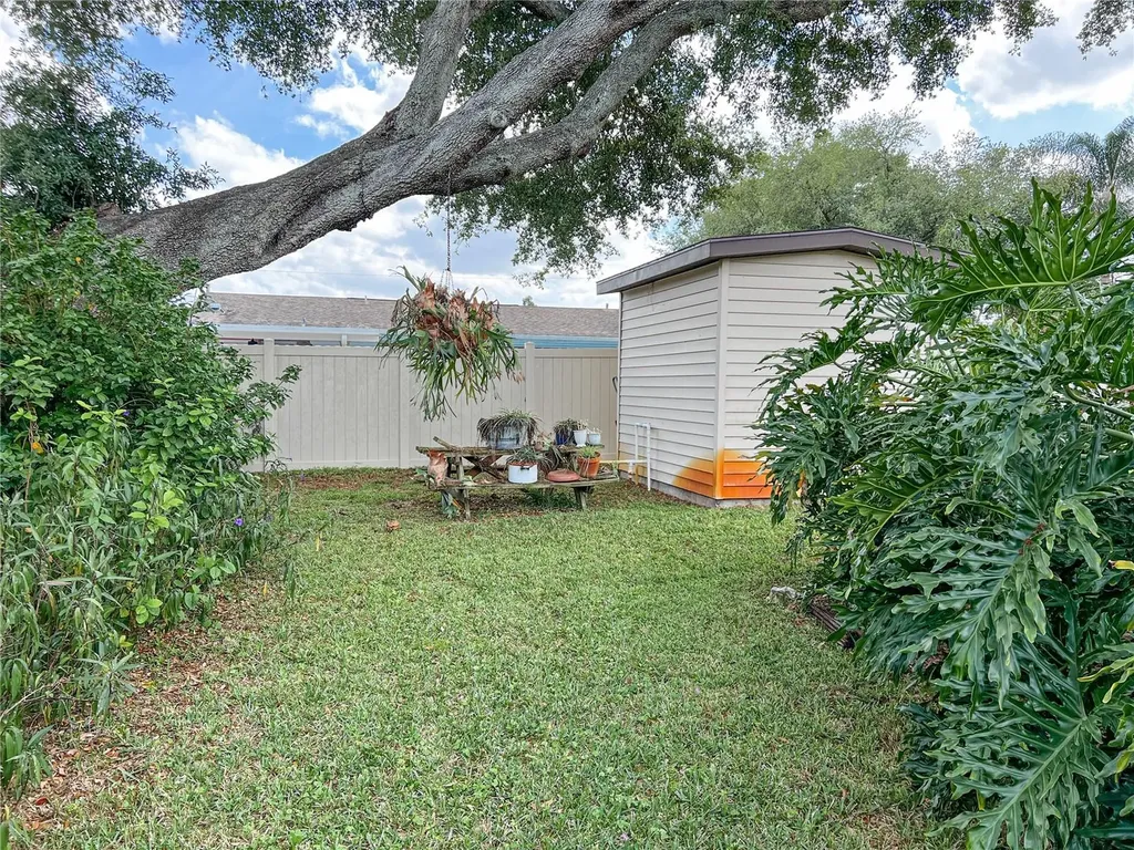 2118 W Broad Street Tampa FL 33604