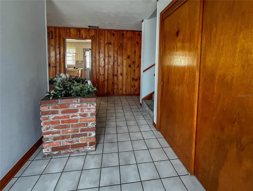 2118 W Broad Street Tampa FL 33604