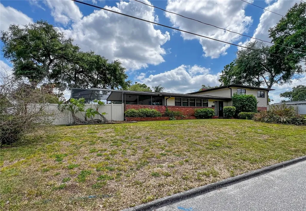 2118 W Broad Street Tampa FL 33604