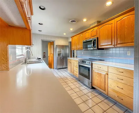2118 W Broad Street Tampa FL 33604
