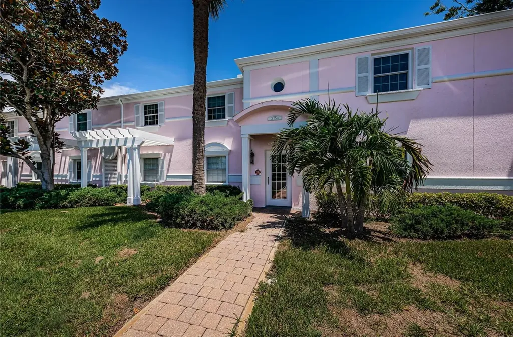 251 Pompano Drive SE St Petersburg FL 33705