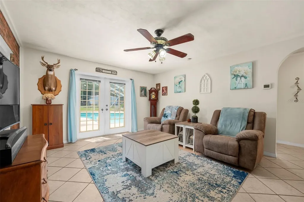 6459 SE County Road 337 Newberry FL 32669