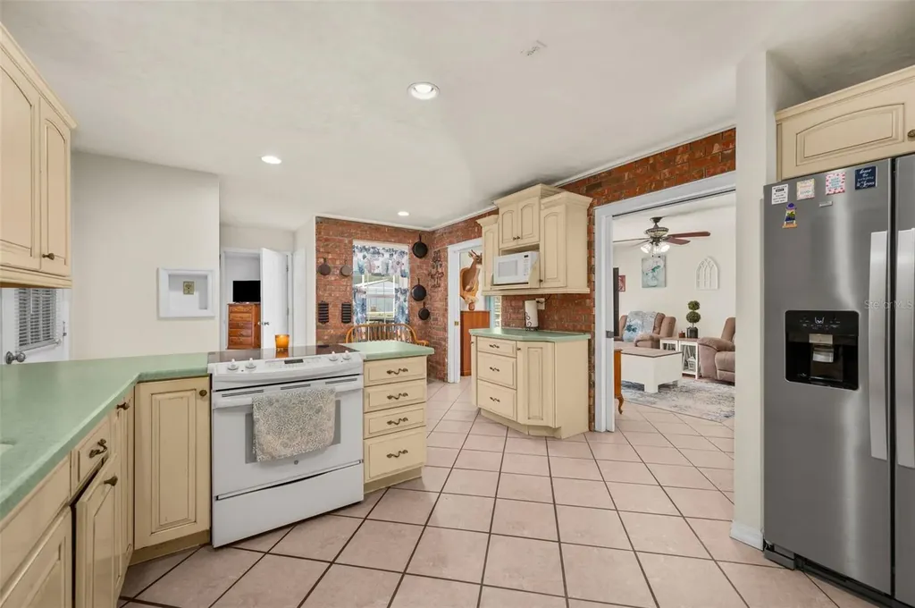 6459 SE County Road 337 Newberry FL 32669