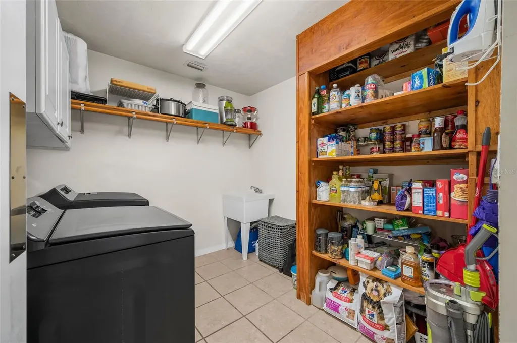 6459 SE County Road 337 Newberry FL 32669
