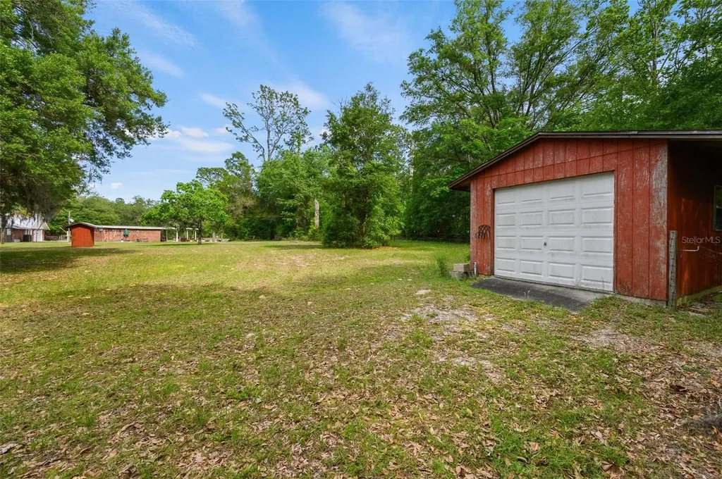6459 SE County Road 337 Newberry FL 32669
