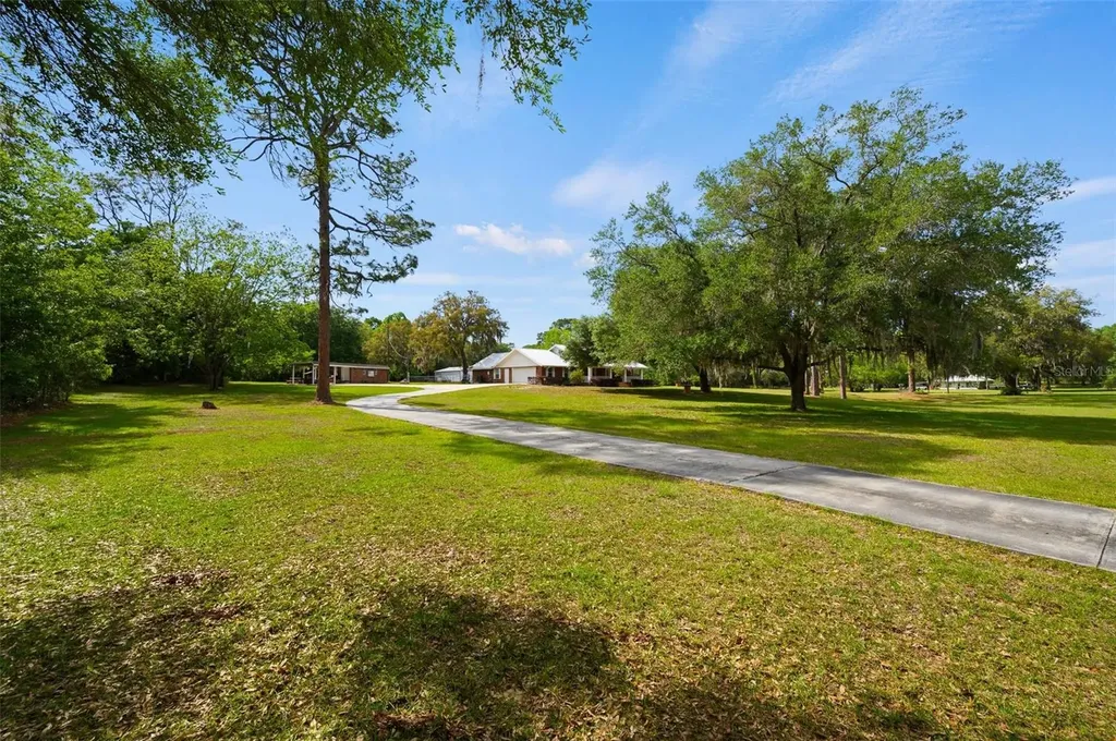 6459 SE County Road 337 Newberry FL 32669