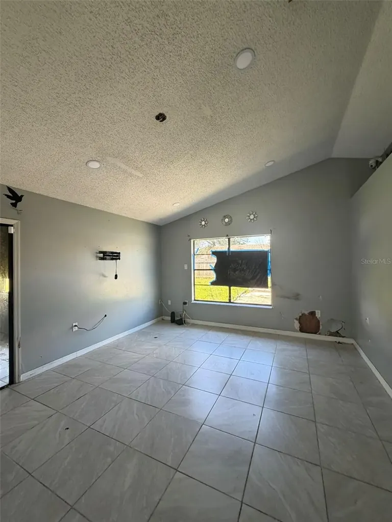 305 Cornwallis Court Kissimmee FL 34758