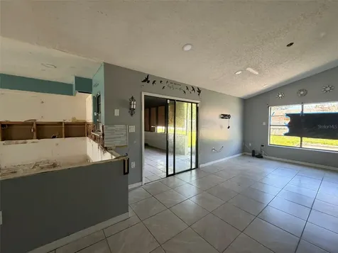 305 Cornwallis Court Kissimmee FL 34758