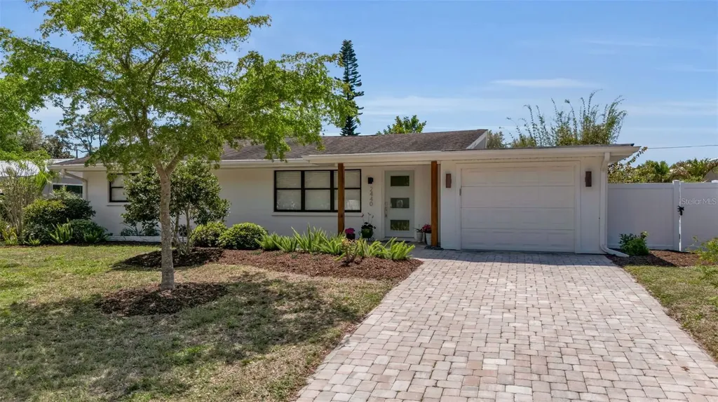 2440 Valencia Drive Sarasota FL 34239