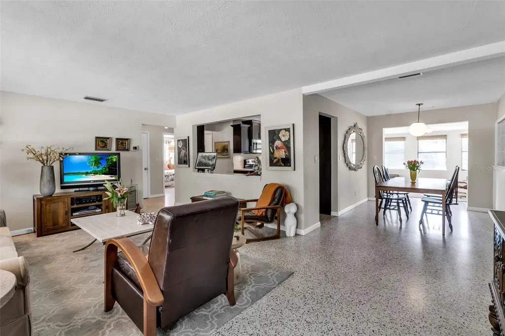 2440 Valencia Drive Sarasota FL 34239
