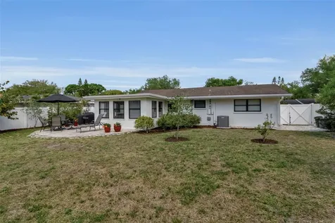 2440 Valencia Drive Sarasota FL 34239