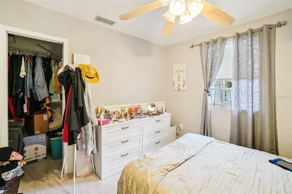 162 SE Lincoln Circle N St Petersburg FL 33703