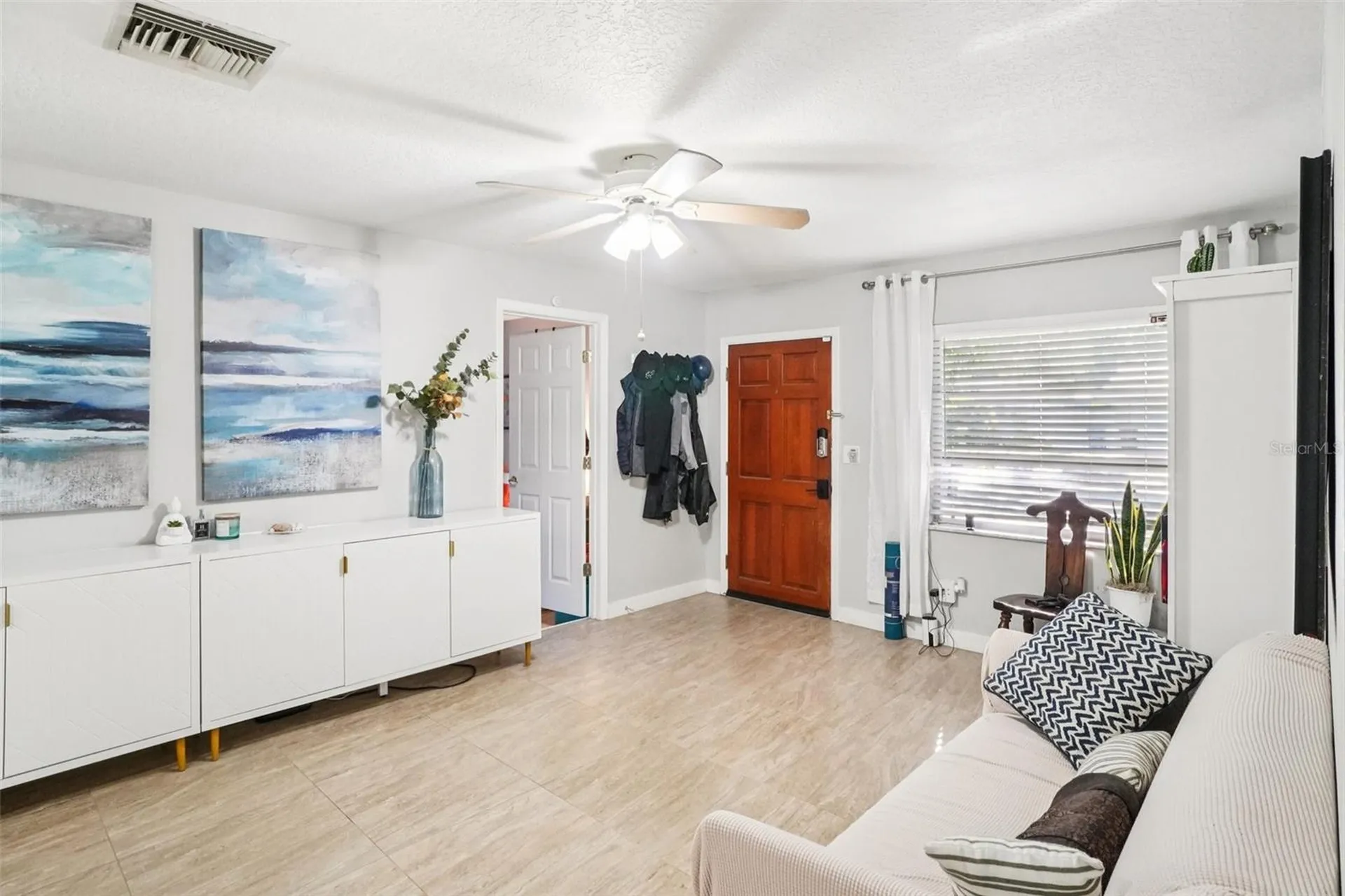 162 SE Lincoln Circle N St Petersburg FL 33703