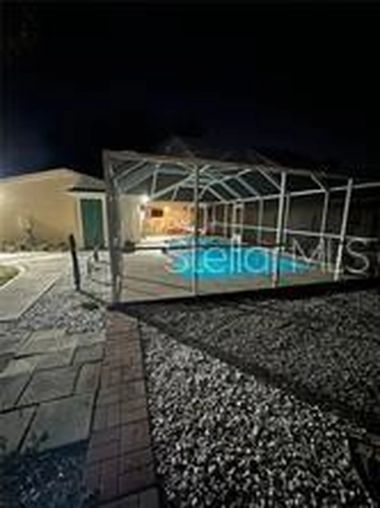 162 SE Lincoln Circle N St Petersburg FL 33703
