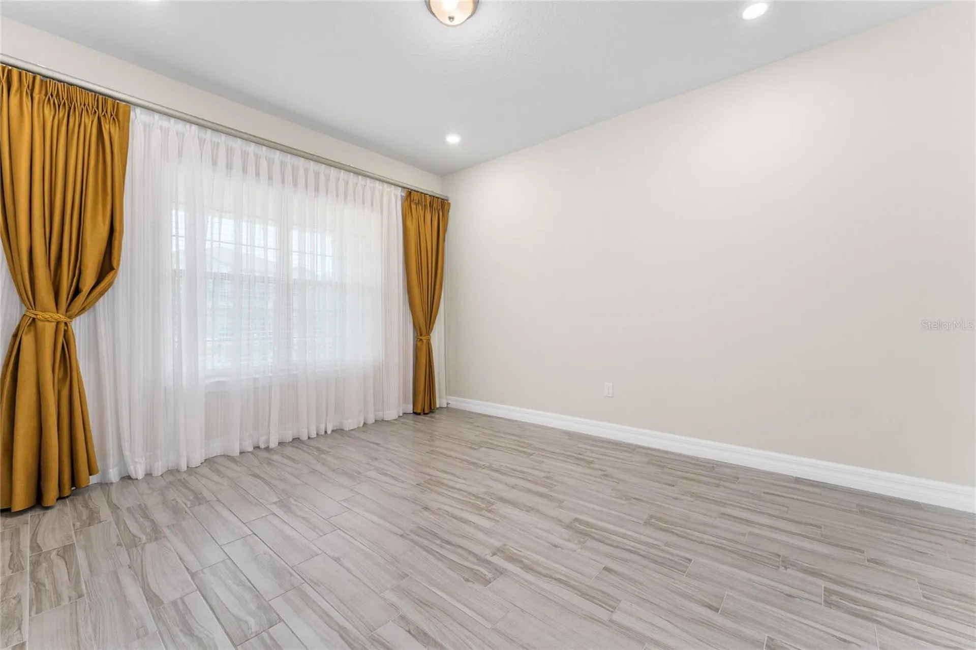 9242 Hanging Vine Court Orlando FL 32836