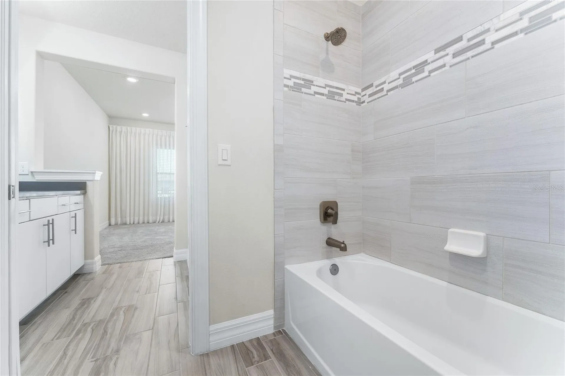 9242 Hanging Vine Court Orlando FL 32836