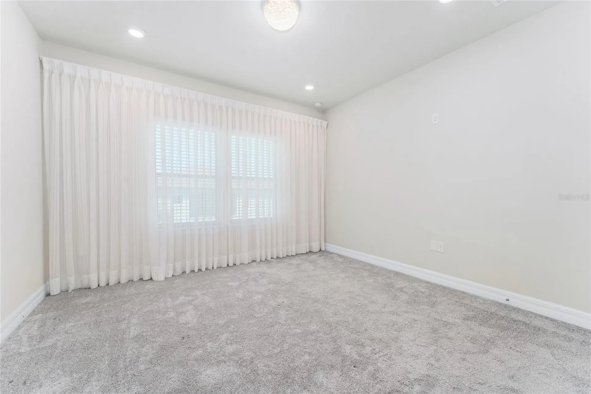 9242 Hanging Vine Court Orlando FL 32836