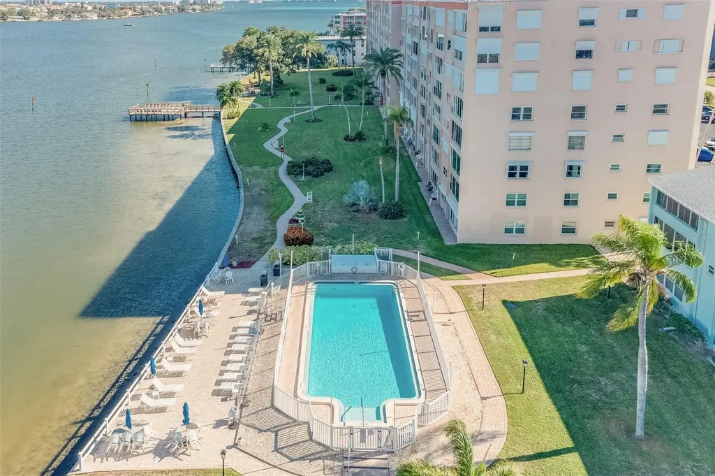 1847 Shore Drive S South Pasadena FL 33707